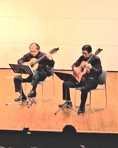ランチタイムコンサート　ギターデュオ